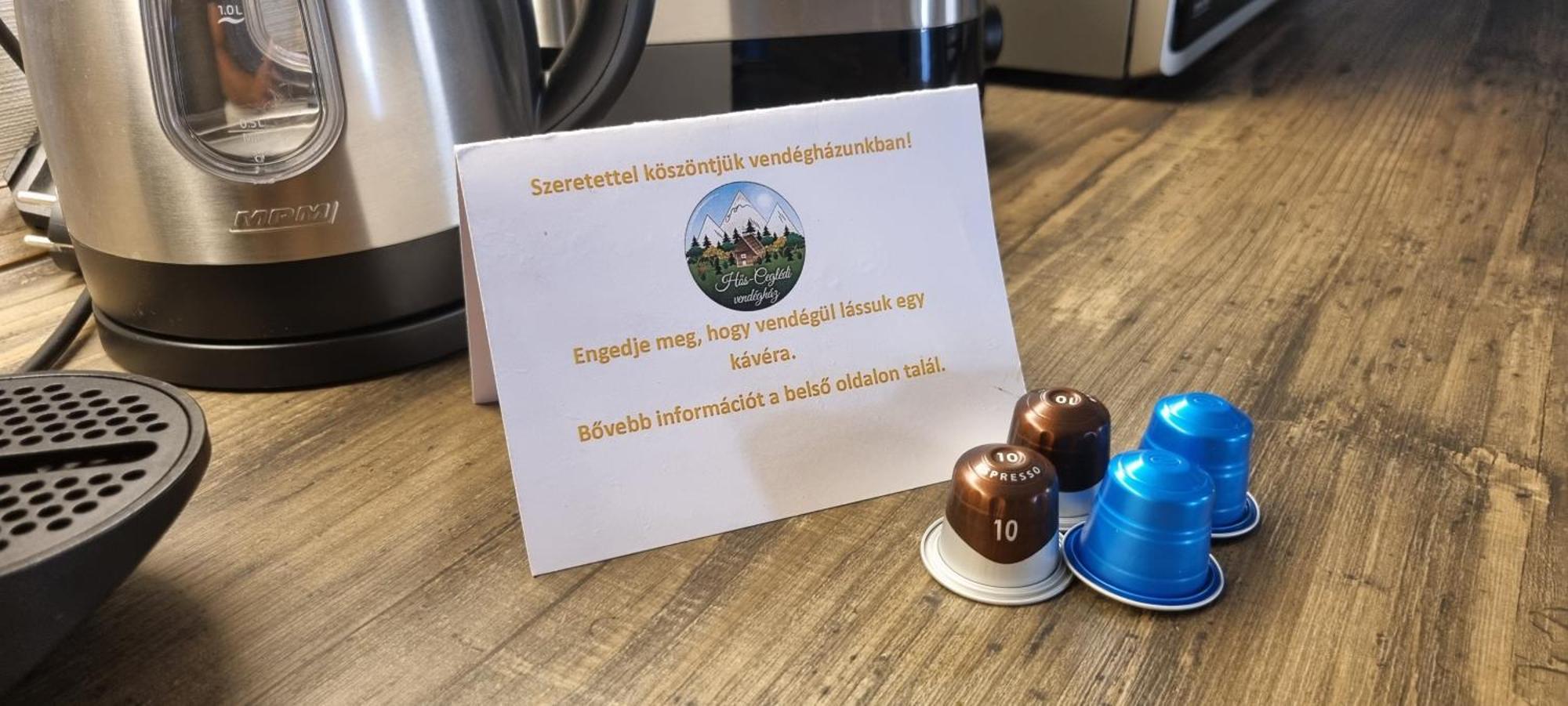 Hos-Cegledi Vendeghaz Miskolc -Oenallo Otthon, Mely Csak Az Oenoeke Zewnętrze zdjęcie